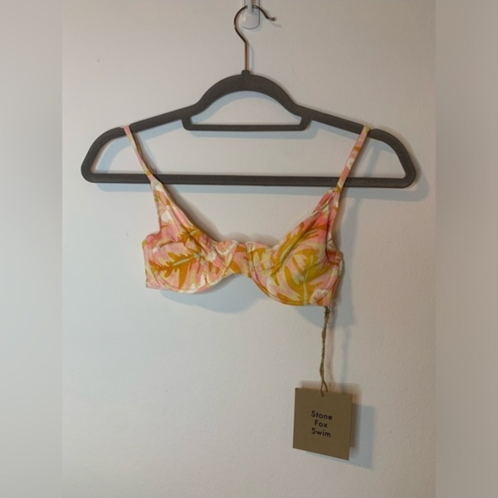 NWT Stone Fox Swim Conch Bikini Top Hot Tropix XS